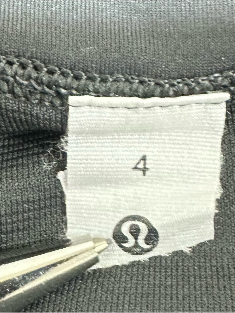 Lululemon Speed Up Mid-Rise Lined Short 4" Diamond Dye  Size 4 - Picture 3 of 7